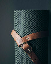 Cargar imagen en el visor de la galería, YOGA LEATHER STRAP FOR YOGA MAT, L.BROWN