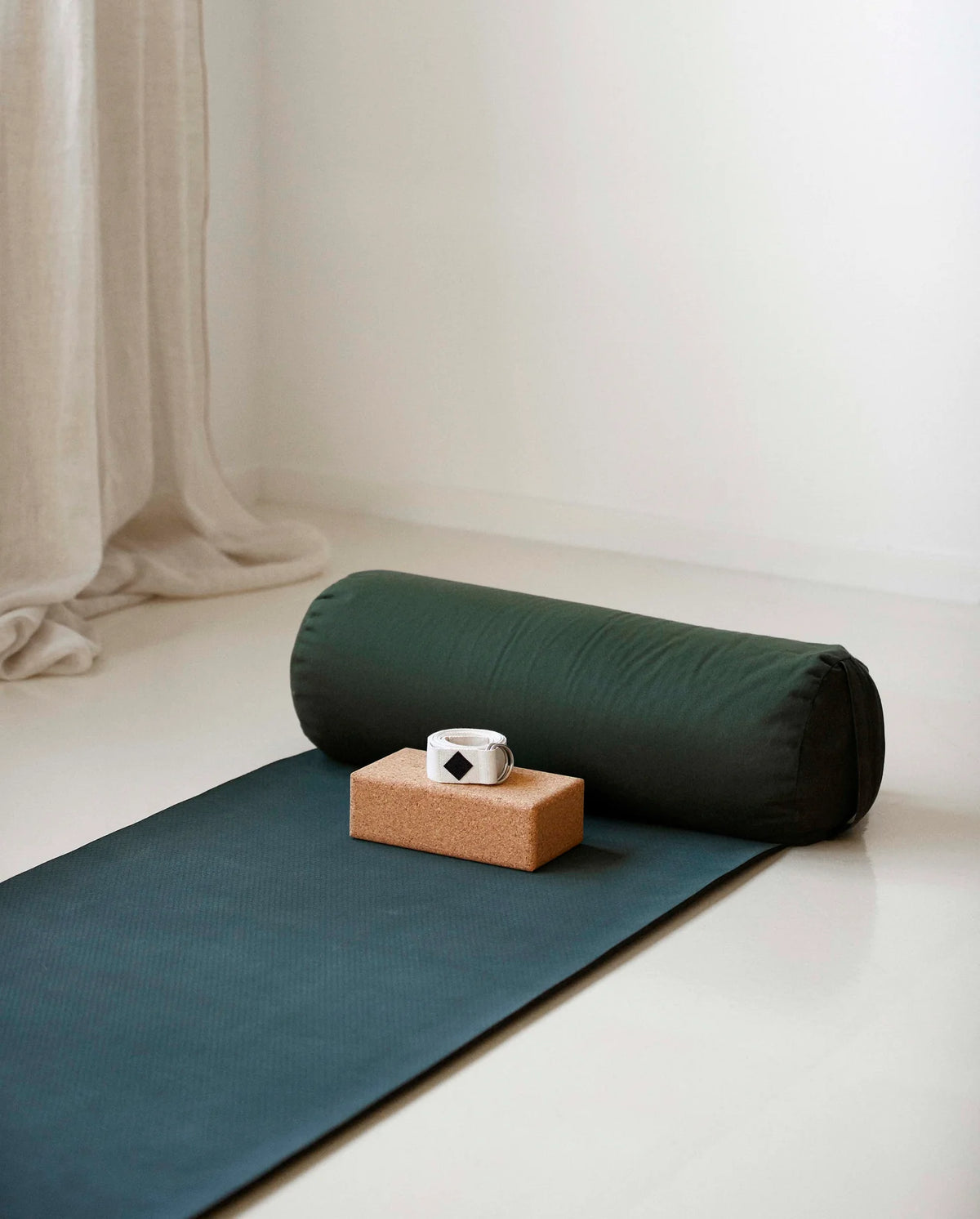 YOGA BOLSTER, LARGE, ROUND