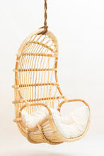 Charger l&#39;image dans la galerie, Hanging chair with cushion ( with rope 4 Meters )