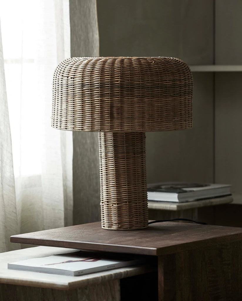 ATUM TABLE LAMP