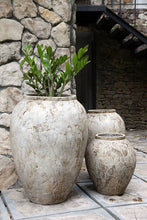 Load image into Gallery viewer, Crete round vase deco S/3