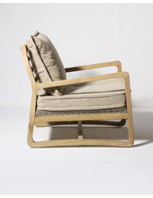 Carica l&#39;immagine nel visualizzatore di Gallery, Oak wood armchair
