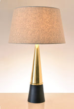 Carica l&#39;immagine nel visualizzatore di Gallery, Table Lamp