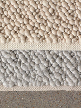 Carica l&#39;immagine nel visualizzatore di Gallery, Gravel Rug Ivory