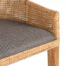 Laden Sie das Bild in den Galerie-Viewer, Rattan Stool