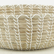 Laden Sie das Bild in den Galerie-Viewer, Storage baskets in natural rush and white ties