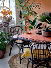 Charger l'image dans la galerie, Dining Table, Red, Stone