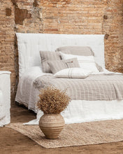 Laden Sie das Bild in den Galerie-Viewer, Headboard Cover White 195