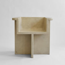 Laden Sie das Bild in den Galerie-Viewer, Brutus Dining Chair - Sand