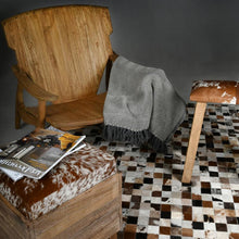 Laden Sie das Bild in den Galerie-Viewer, Brazilian Natural teak armchair