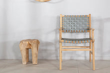 Charger l&#39;image dans la galerie, Teak dining chair with armrests
