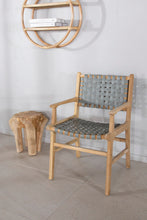 Charger l&#39;image dans la galerie, Teak dining chair with armrests