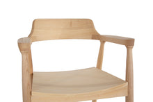 Laden Sie das Bild in den Galerie-Viewer, Crete Ash wood dining chair