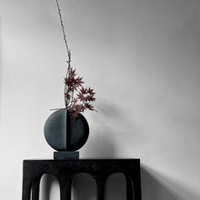 Load image into Gallery viewer, Guggenheim Vase, Mini - Black