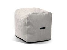 Laden Sie das Bild in den Galerie-Viewer, Pouf Plus 50 Masterful White Grey