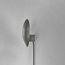 Charger l&#39;image dans la galerie, Clam Wall Lamp - Zinc