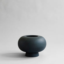 Cargar imagen en el visor de la galería, Kabin Vase, Fat - Black