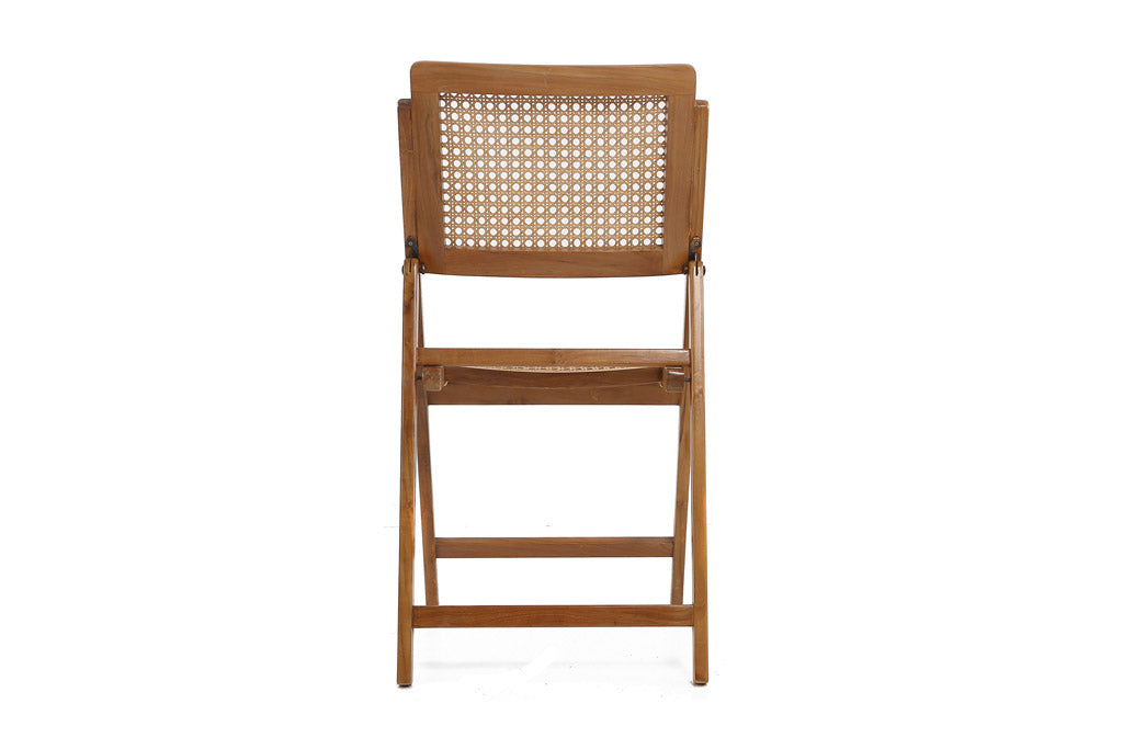 Foldable teak and rattan chair