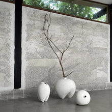 Load image into Gallery viewer, Sumo Vase, Big - Bone White